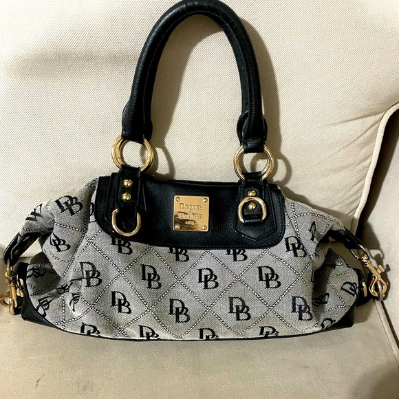 Dooney and Bourke handbag - Picture 1 of 6